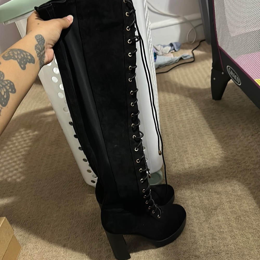 High knee heel boots
